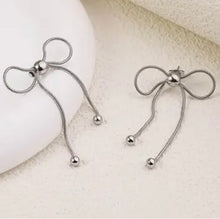 Maddie Bow Earrings