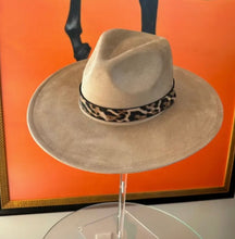 Wide Brim Suede Hat with Leopard Band