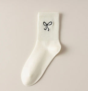 Embroidered Bow Crew Socks