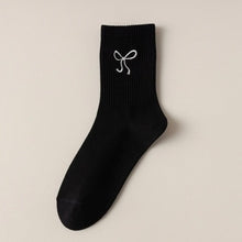 Embroidered Bow Crew Socks