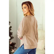 Keeps on Giving Bow Top